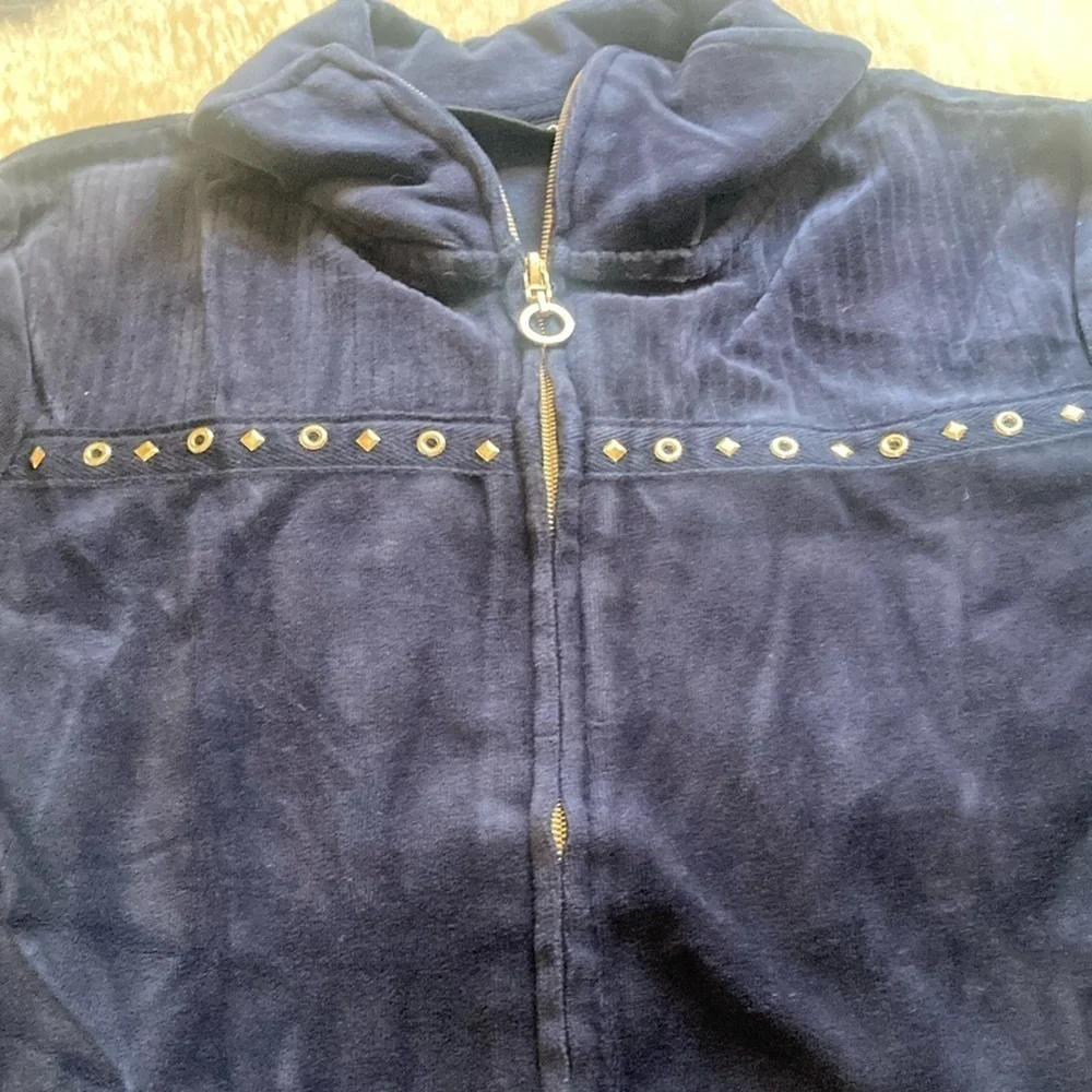 Onque Casual  velour dark blue jacket with gold accents